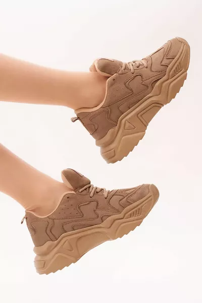 سنيكرز نسائي من جلد الغزال باللون البيج Dnz