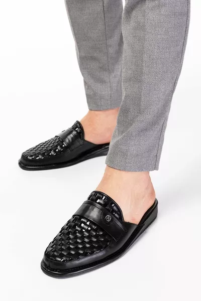 شباشب جلد طبيعي حياكة بنمط العريس Ski. - 