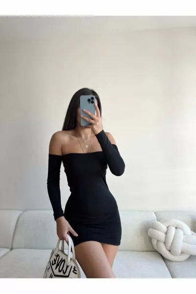 Дамска черна мини рокля без презрамки