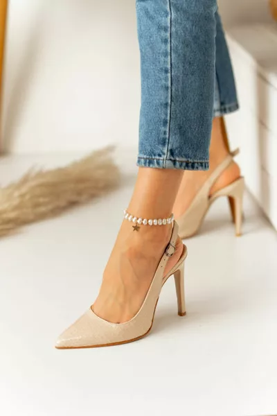 Limar Beige Naaldetto met slangenhuidpatroon en puntige neus dameshakken