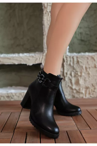 Bottes courtes à talons plats en peau pour femmes