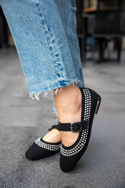 Kino Black Stone Boucle à bout émoussé pour femmes Ballerines