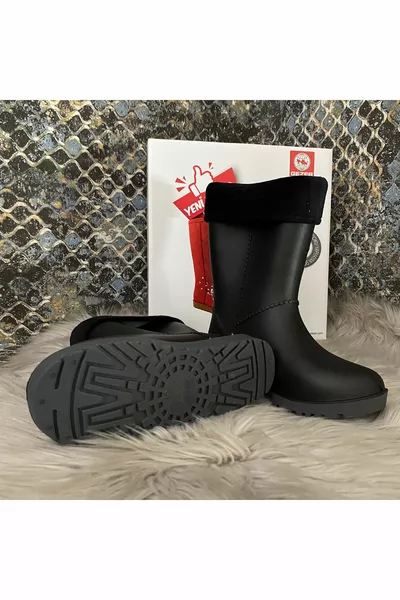 أحذية المطر للأطفال