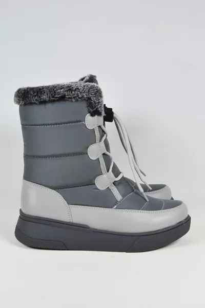 حذاء ثلجي نسائي بأربطة