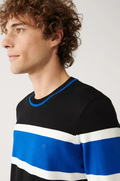 Мужской черный трикотажный свитер из хлопка с фактурным узором и круглым вырезом 