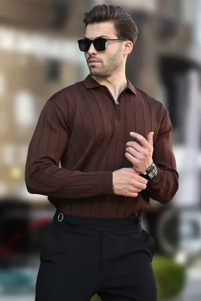 Кафяво плетено поло с цип 