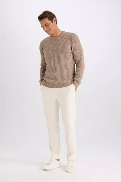 Классический трикотажный свитер с круглым вырезом axns