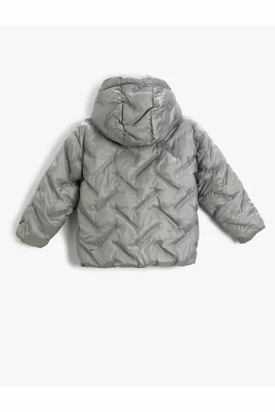 سترة مبطنة مع قبعة