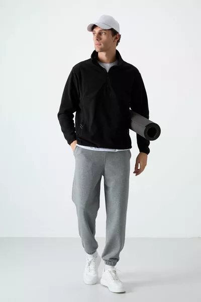 سويت شيرت أسود بسحاب نصف طويل، نحيف، برقبة عالية للرجال - 