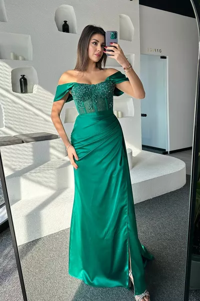 Robe de soirée en satin élégant brodé de pierres transparentes Aller
