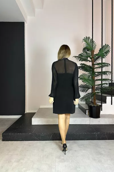  Платье с воротником и рукавами с деталями, черное