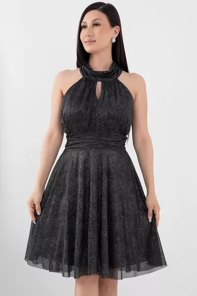  C فستان من التول برقبة