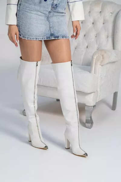 Lisbonne Femmes Cuir Blanc Talons Épais Genouillères Hautes Bottes Avec Encolure Zippée