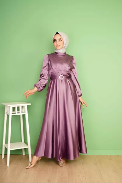 Драпирани сатенени вечерни рокли