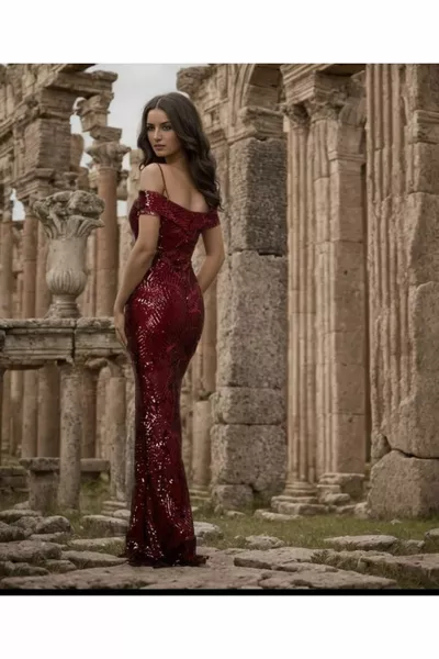 Дамска пулпаета с цепка бродирана дълга вечерна рокля червена