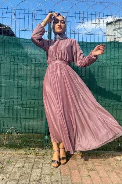 Вечерна рокля от хиджаб от сьомга със сребрист колан