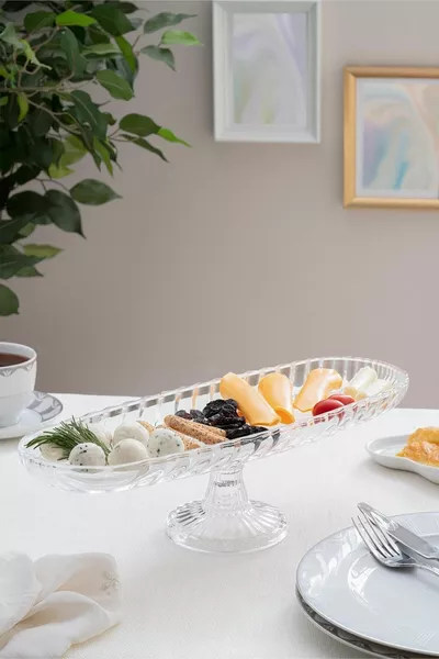 Glass Pedestal Fish-Shaped Boat Plate