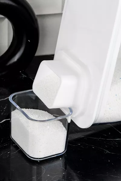 2er-Set Waschmittel-Aufbewahrungsbehälter mit integrierter Messskala, beschriftet für Pulver und Weichspüler,  ml