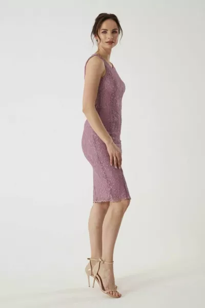 Женское фиолетовое кружевное платье без рукавов с пайетками