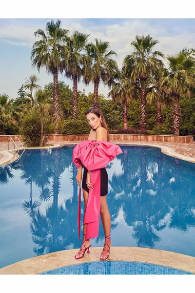 Мини рокля без презрамки с детайл от лъка - лимитирана серия