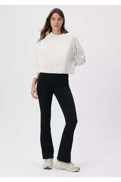 برودواي موف بلاك جينز 