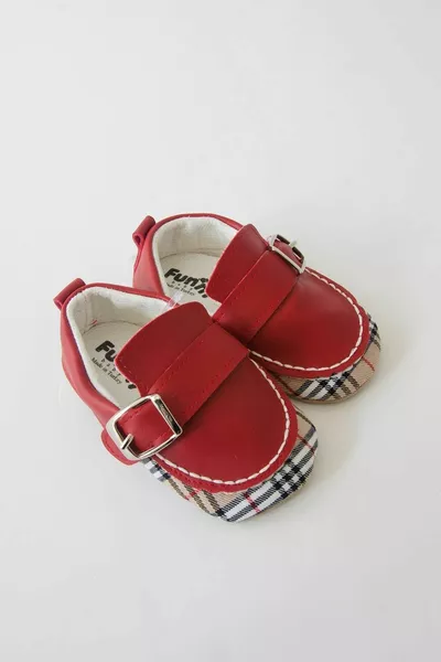 Hochwertige Babyschuhe in Rot