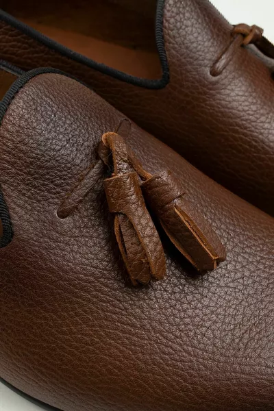 Scarpe mocassino da uomo in pelle marrone chiaro