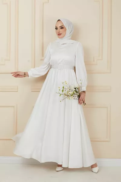 فستان سهرة واسع Ecru مع إكسسوارات حزام 