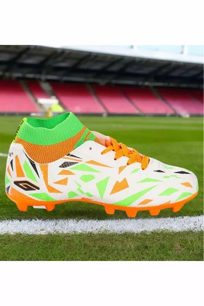 أحذية كرة القدم الموسم الجديد مع الجوارب أحذية كرة القدم Astroturf (هو نوبة ضيقة يجب شراؤها 1 حجم أكبر)