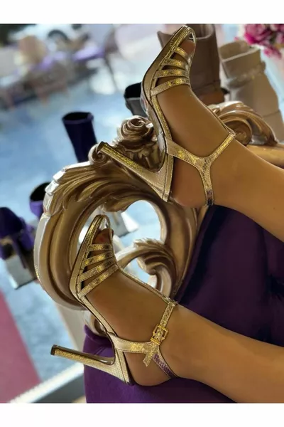 Chaussures de soirée à talons hauts à bride en T Cage dorée