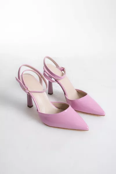 نسائي بكعب وردي