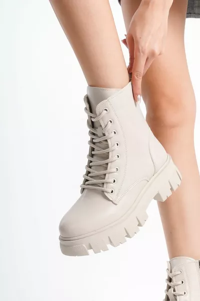 Бежевая кожа женские сапоги 