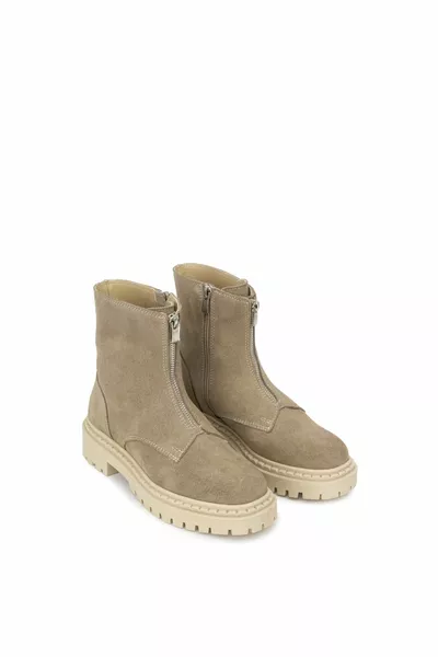 أحذية من جلد الغزال مع سحابات معدنية