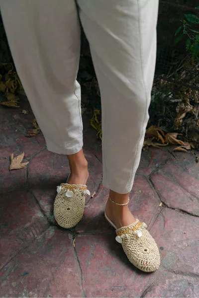 Kate pantofole da donna dettagliate in maglia beige