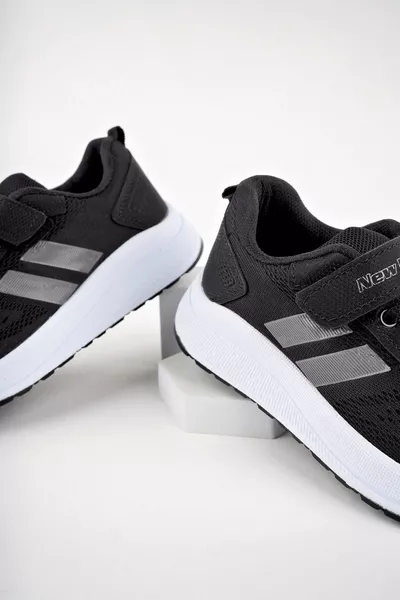 Zwart naar wit zool kindersneakers