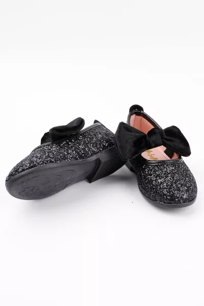 حذاء أسود مخملي للبنات