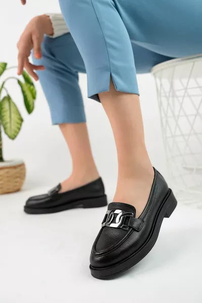 جلد طبيعي أسود مشبك نسائي أحذية المتسكع