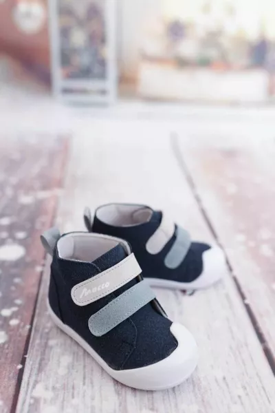 الخطوة الأولى العظام الطفل الصبي أحذية الأطفال