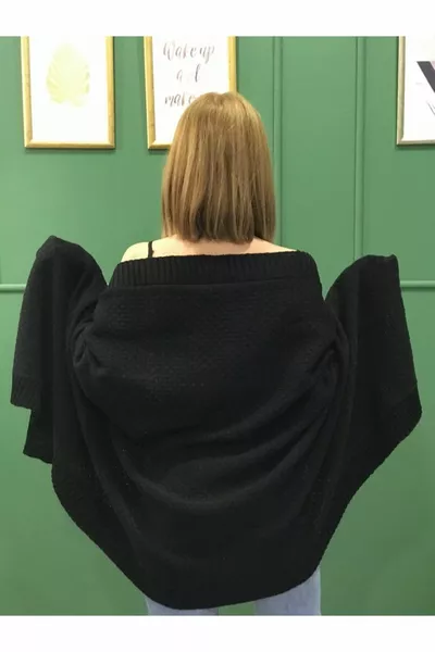 Schwarzer Strick-Schulterschal