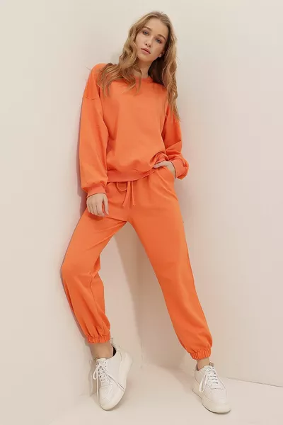 Ensemble de survêtement de base à deux fils élastique pour femmes à col rond orange taille et jambe 