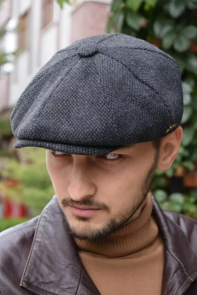 Winter Cap British Style Peaky Blinders Black Dot Newsboy Trend 8 Piece Cap