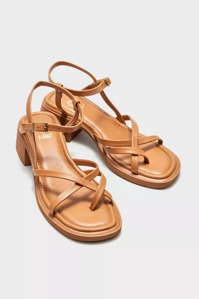 صنادل نسائية بكعب عال من جلد تان