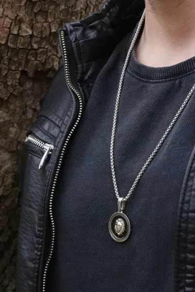 Testa di leone medaglione catena lavorata a maglia smalto collana da uomo