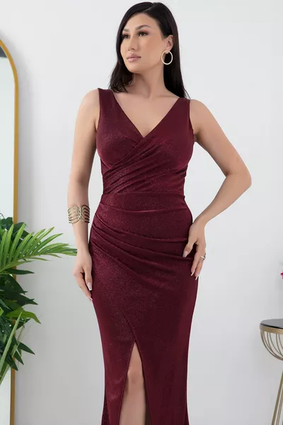 Abito lungo con pieghe dietro e in vita 