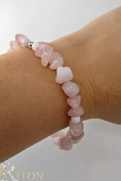 Bracelet en pierre naturelle brisée en quartz rose fabriqué à la main
