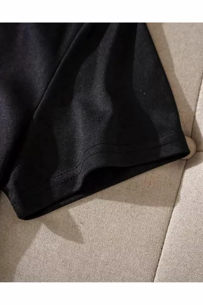 تي شيرت قطني مطبوع بنقشة زهور برقبة على شكل V (قالب عادي)