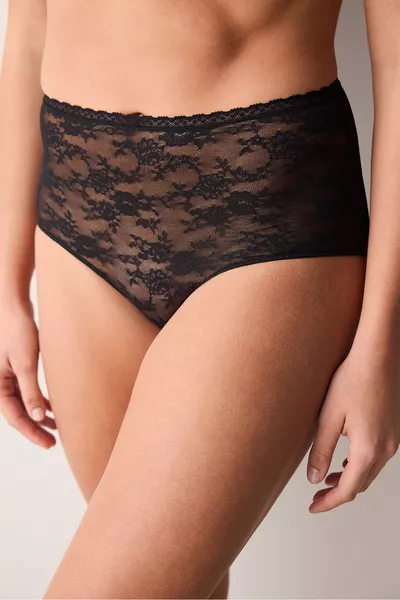 Элегантные черные высокие трусики-слипы с кружевом