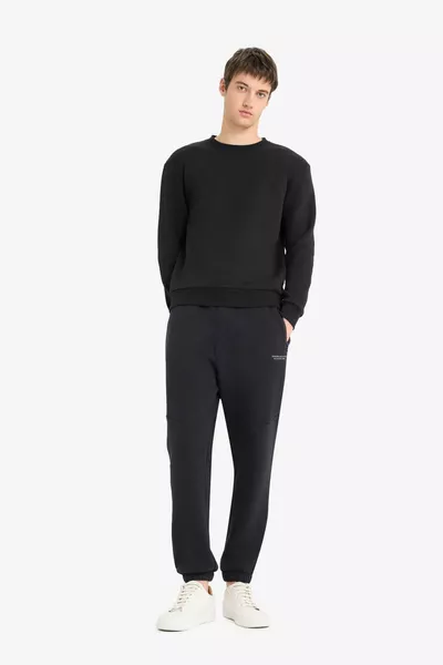 بنطال رياضي بخصر مرن وتفصيل أربطة، بسحاب وجيوب، قصة عادية AU