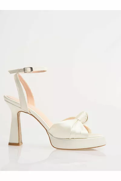 أحذية سهرة من الساتان ، أحذية زفاف من الساتان للأبيض الفاتح ، فساتين سهرة من اللون الأبيض الفاتح