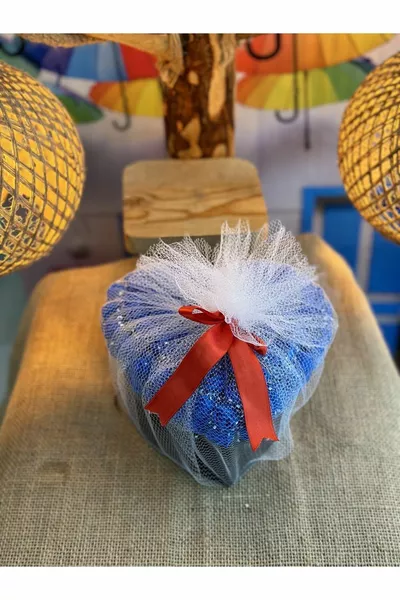 Подарочная коробка для любимого или друга с розой, колье и снежным шаром на день рождения